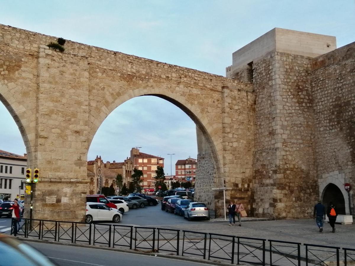Estudios Los Arcos Teruel Bagian luar foto
