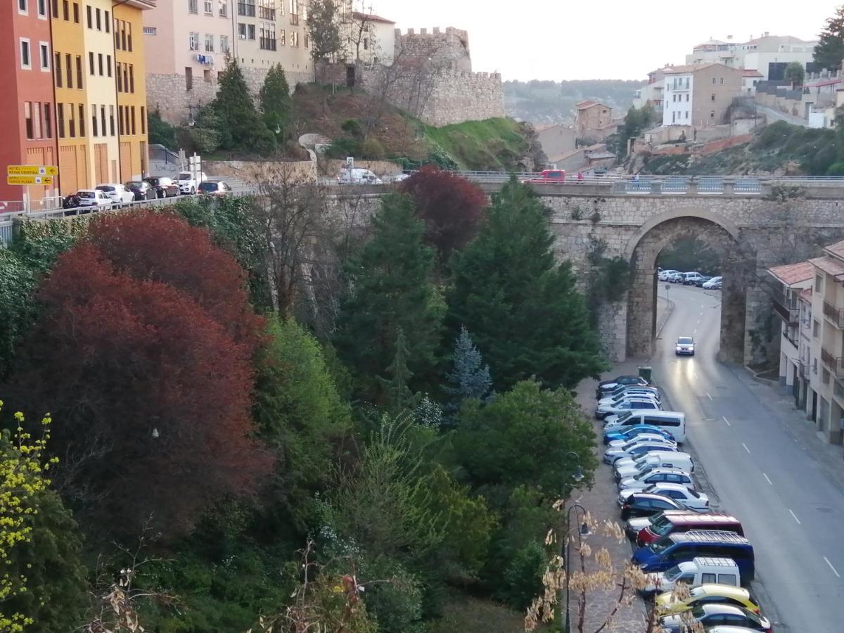 Estudios Los Arcos Teruel Bagian luar foto